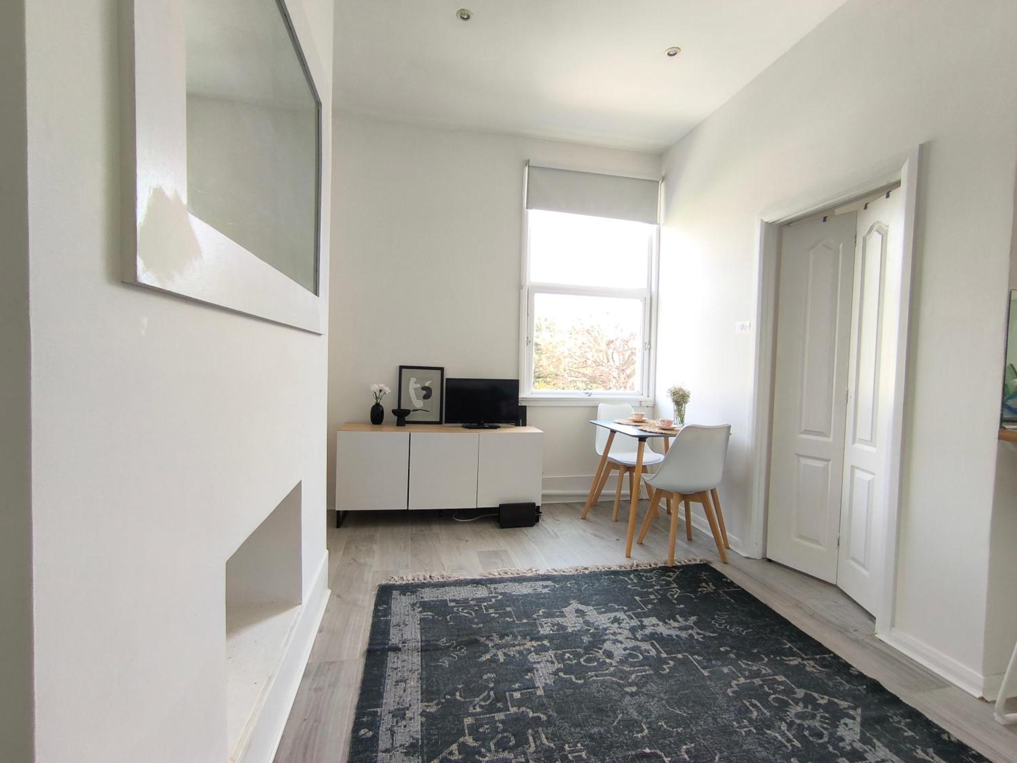 Bright Chiswick Apartment - Great Location 伦敦 外观 照片
